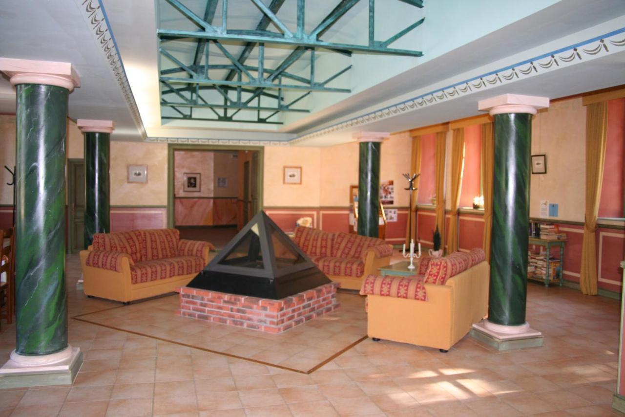 Appartement Chateau Des Gipieres Монбран-ле-Бен Екстериор снимка